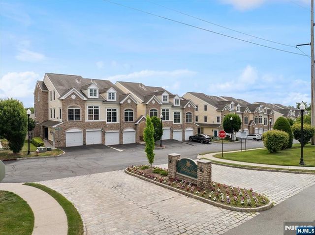 31 Forshee Circle 101, Montvale, NJ 07645