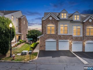 31 Forshee Circle 101, Montvale, NJ 07645