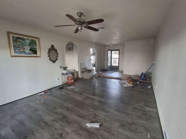 411 San Medina Avenue, Farmington, NM 87401