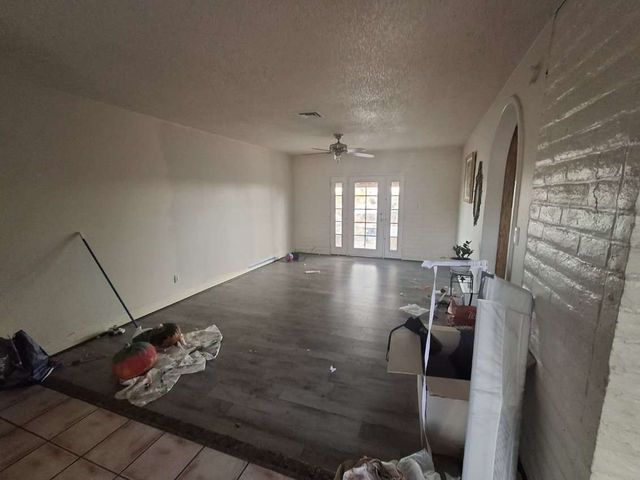 411 San Medina Avenue, Farmington, NM 87401