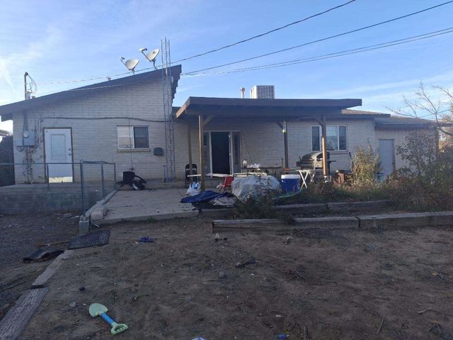 411 San Medina Avenue, Farmington, NM 87401