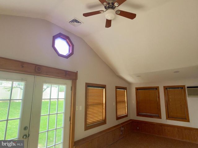 422 W 6TH AVE, Conshohocken, PA 19428