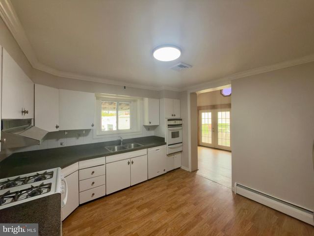 422 W 6TH AVE, Conshohocken, PA 19428