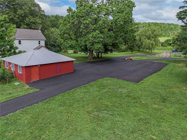 1385 County Line Road, Milford Twp, PA 18951