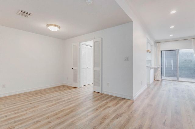 10720 Briar Forest Drive 32, Houston, TX 77042