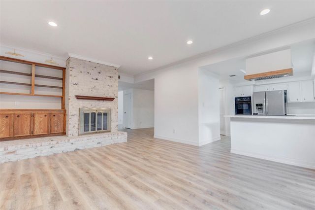 10720 Briar Forest Drive 32, Houston, TX 77042