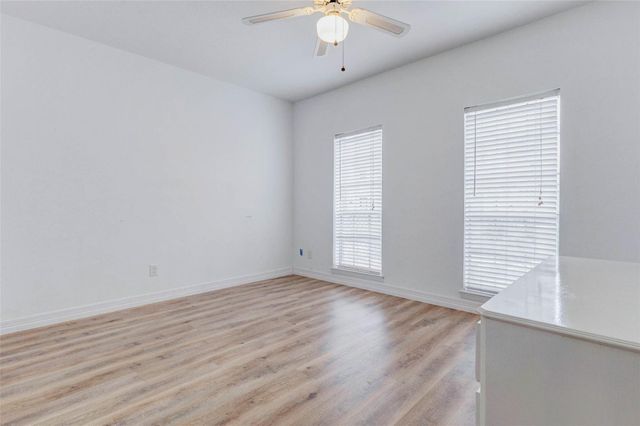 10720 Briar Forest Drive 32, Houston, TX 77042