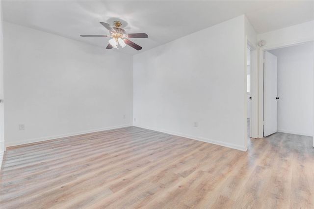 10720 Briar Forest Drive 32, Houston, TX 77042