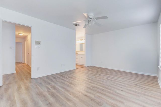 10720 Briar Forest Drive 32, Houston, TX 77042