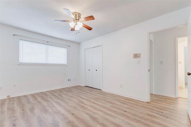 10720 Briar Forest Drive 32, Houston, TX 77042