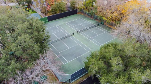 10720 Briar Forest Drive 32, Houston, TX 77042