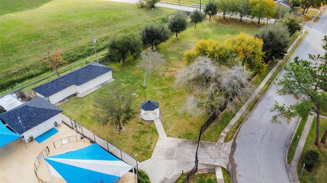 10720 Briar Forest Drive 32, Houston, TX 77042