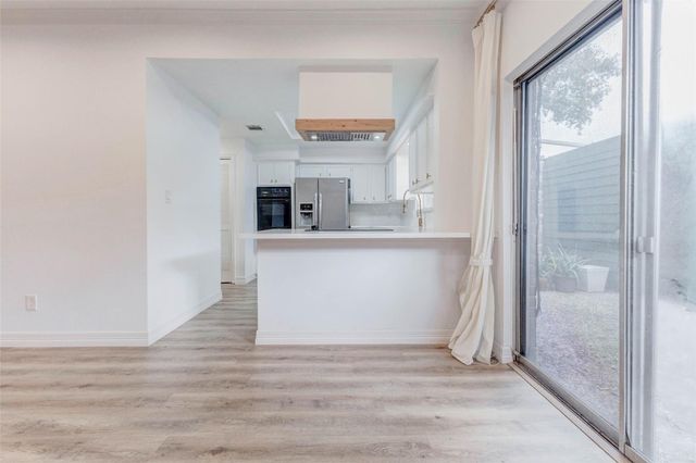 10720 Briar Forest Drive 32, Houston, TX 77042