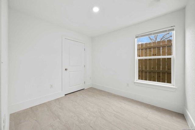 138 Ware Blvd Unit 1107, San Antonio, TX 78221