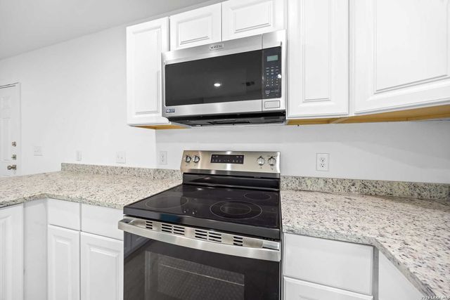 138 Ware Blvd Unit 1107, San Antonio, TX 78221