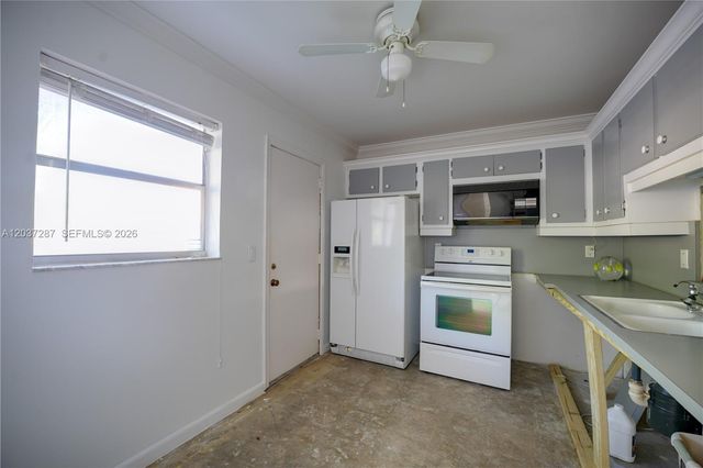 1024 SE 3rd Ave 102, Dania Beach, FL 33004