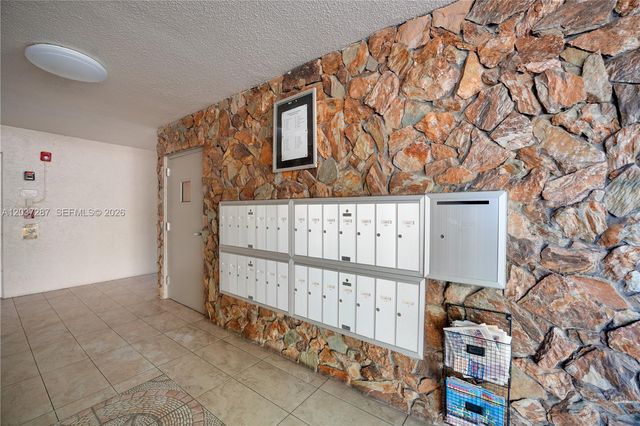 1024 SE 3rd Ave 102, Dania Beach, FL 33004