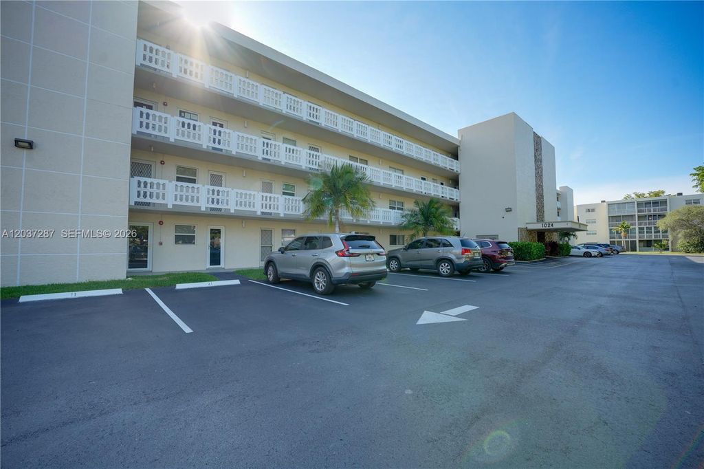 1024 SE 3rd Ave 102, Dania Beach, FL 33004