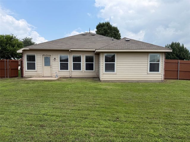 301 Meadow Lark Lane, Anna, TX 75409