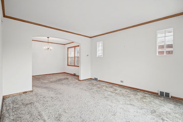 7433 N Oriole Avenue, Chicago, IL 60631