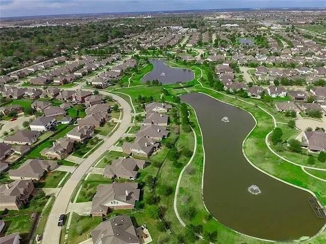 17819 Quiet Loch Lane, Houston, TX 77084