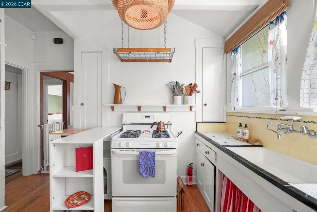 Image 15 of property listing at 1117 El Dorado, Vallejo, CA 94590