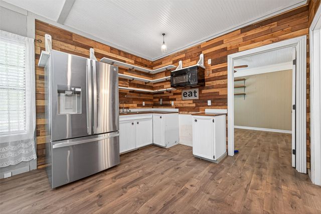 364 County Road 3892 W, Cleveland, TX 77328