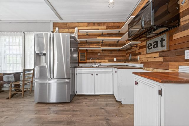 364 County Road 3892 W, Cleveland, TX 77328