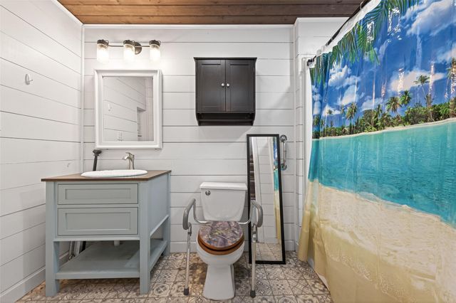 364 County Road 3892 W, Cleveland, TX 77328