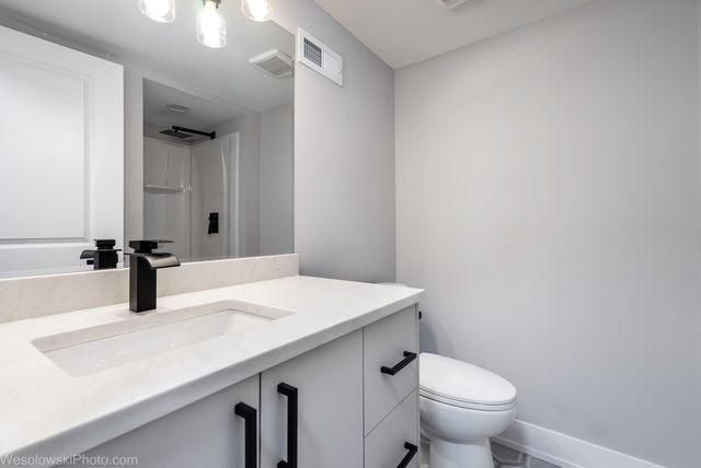 1101 Williamsburg Road, Country Club Hills, IL 60478