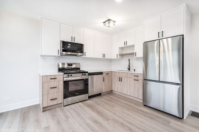 1101 Williamsburg Road, Country Club Hills, IL 60478