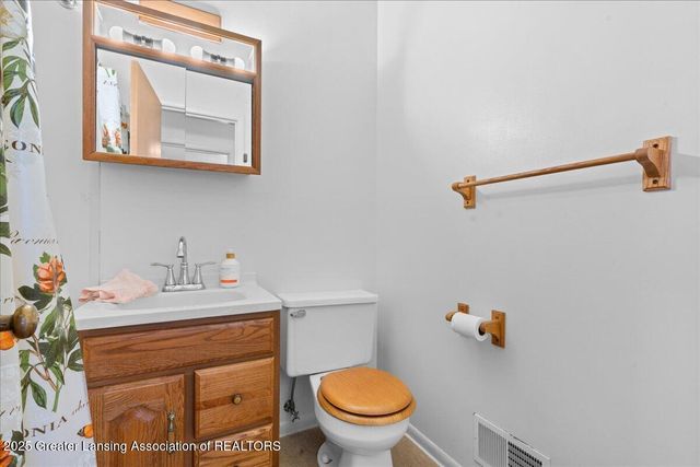 1301 S Briarfield Drive, Lansing, MI 48910