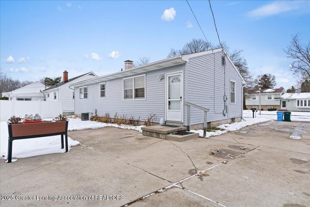 1301 S Briarfield Drive, Lansing, MI 48910