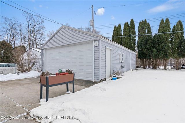 1301 S Briarfield Drive, Lansing, MI 48910