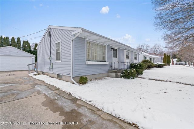 1301 S Briarfield Drive, Lansing, MI 48910