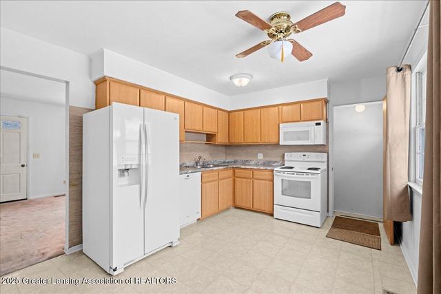 1301 S Briarfield Drive, Lansing, MI 48910