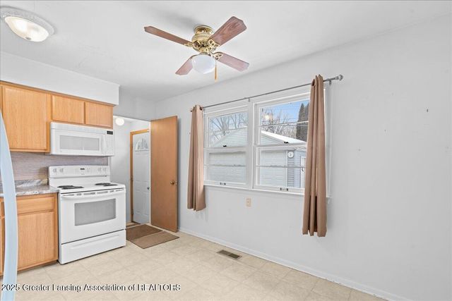 1301 S Briarfield Drive, Lansing, MI 48910