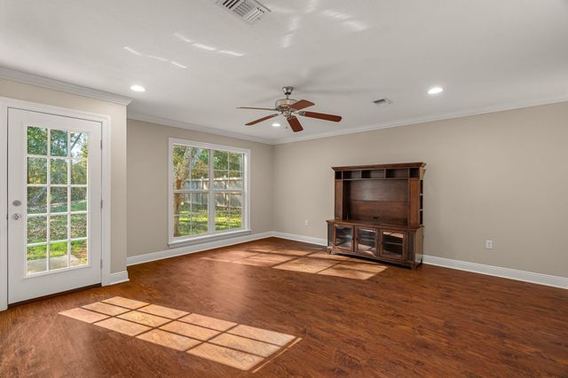 34 Clear Springs Ct., Hattiesburg, MS 39402