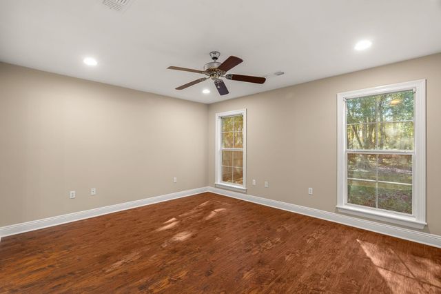 34 Clear Springs Ct., Hattiesburg, MS 39402