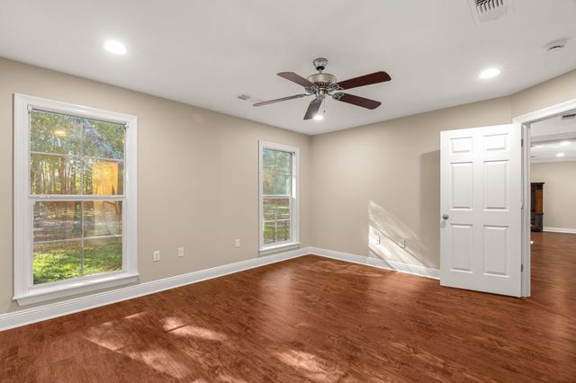 34 Clear Springs Ct., Hattiesburg, MS 39402