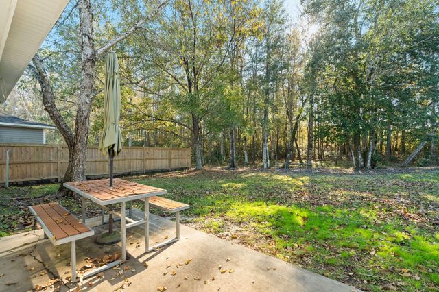 34 Clear Springs Ct., Hattiesburg, MS 39402