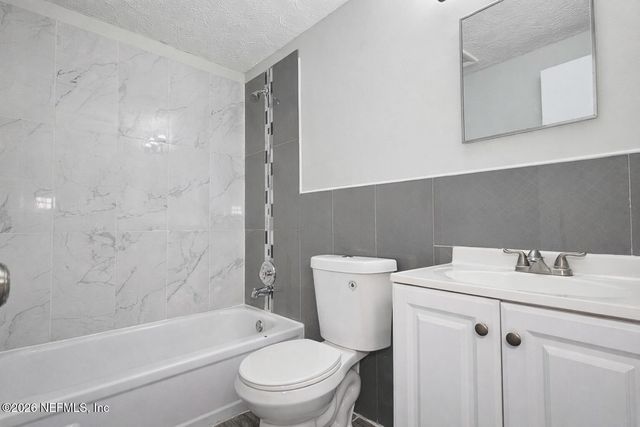 7563 JOHN F KENNEDY Drive W, Jacksonville, FL 32219