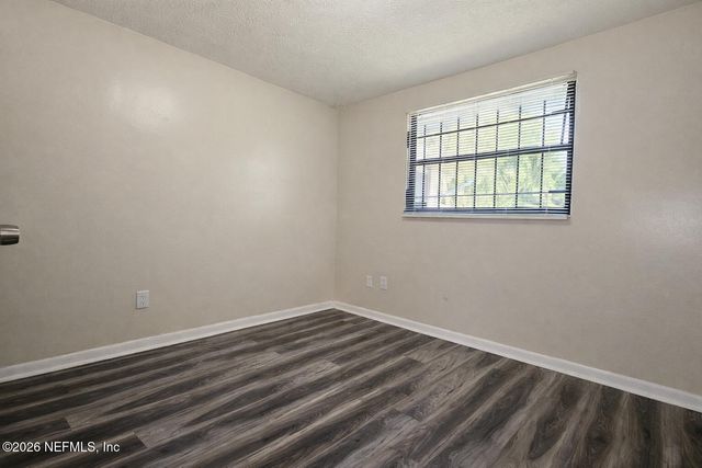 7563 JOHN F KENNEDY Drive W, Jacksonville, FL 32219