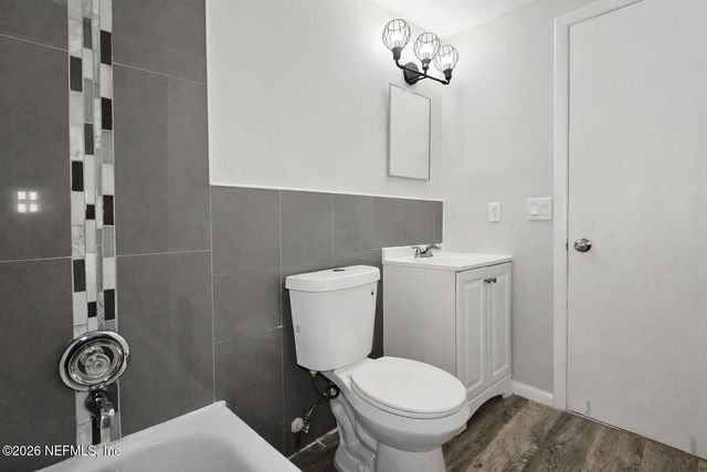 7563 JOHN F KENNEDY Drive W, Jacksonville, FL 32219