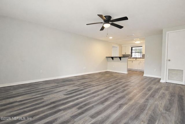 7563 JOHN F KENNEDY Drive W, Jacksonville, FL 32219