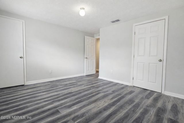 7563 JOHN F KENNEDY Drive W, Jacksonville, FL 32219