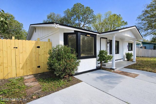 7563 JOHN F KENNEDY Drive W, Jacksonville, FL 32219