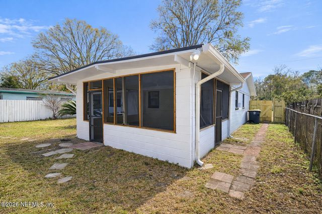 7563 JOHN F KENNEDY Drive W, Jacksonville, FL 32219