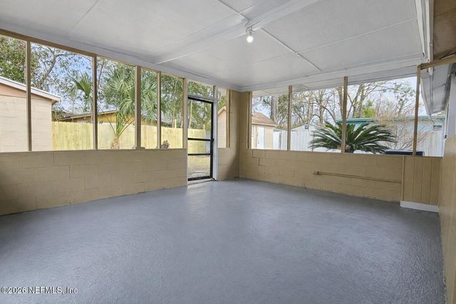 7563 JOHN F KENNEDY Drive W, Jacksonville, FL 32219