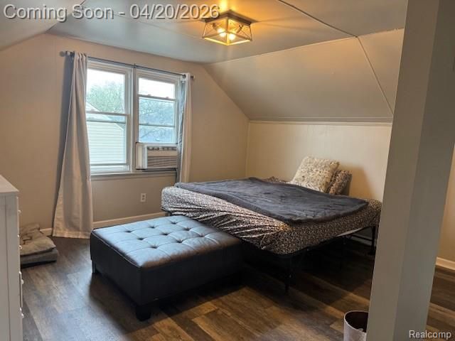 285 W Maple Road, Clawson, MI 48017